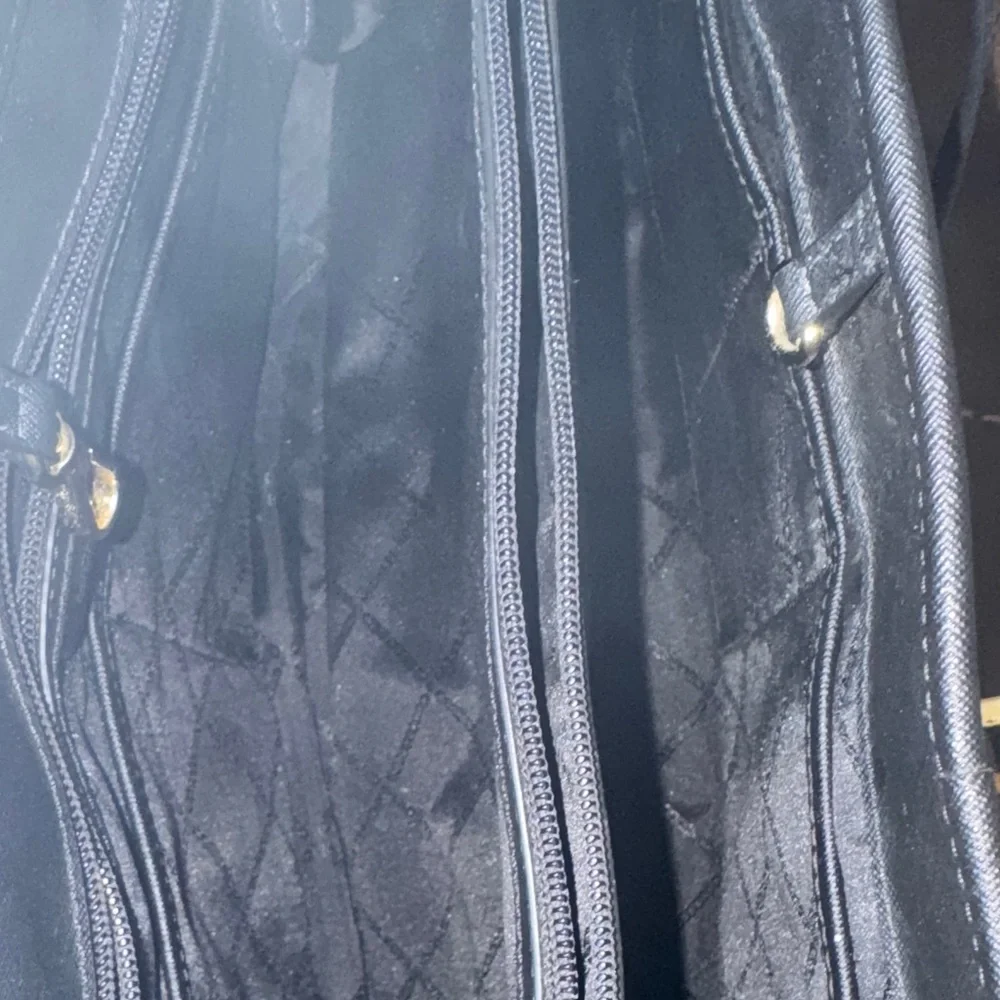 Michael Kors Jet set trade large leather  Black Tote with Gold Details - Picture 9 of 13